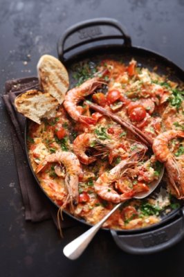 Garnelen in Tomatensauce mit Feta
