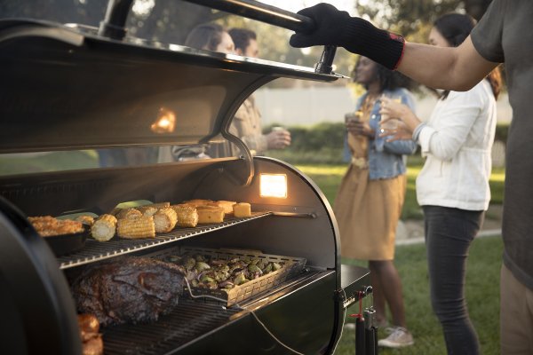 Weber SmokeFire EPX6 Holzpelletgrill, STEALTH Edition